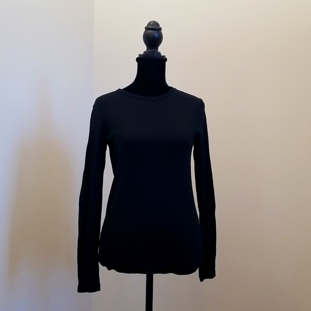 Black long sleeve tshirt